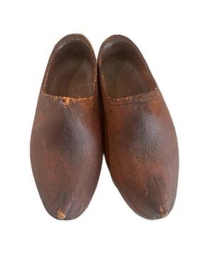 VINTAGE 1903 Netherlands Dutch Clogs “Klompen” Handcrafted Brown Wooden Clogs